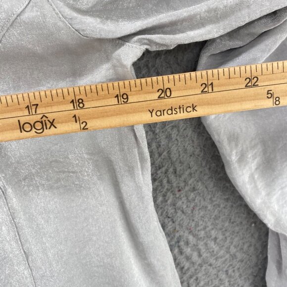 Chicos Shirt Womens 1 US Medium Silver Shimmer Button Up Collared Long Sleeves - Picture 7 of 9